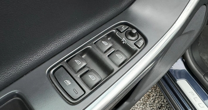 Volvo V60 cena 72900 przebieg: 191500, rok produkcji 2015 z Koszalin małe 407